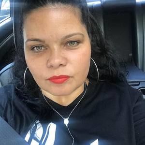 Meet your Posher, Mona